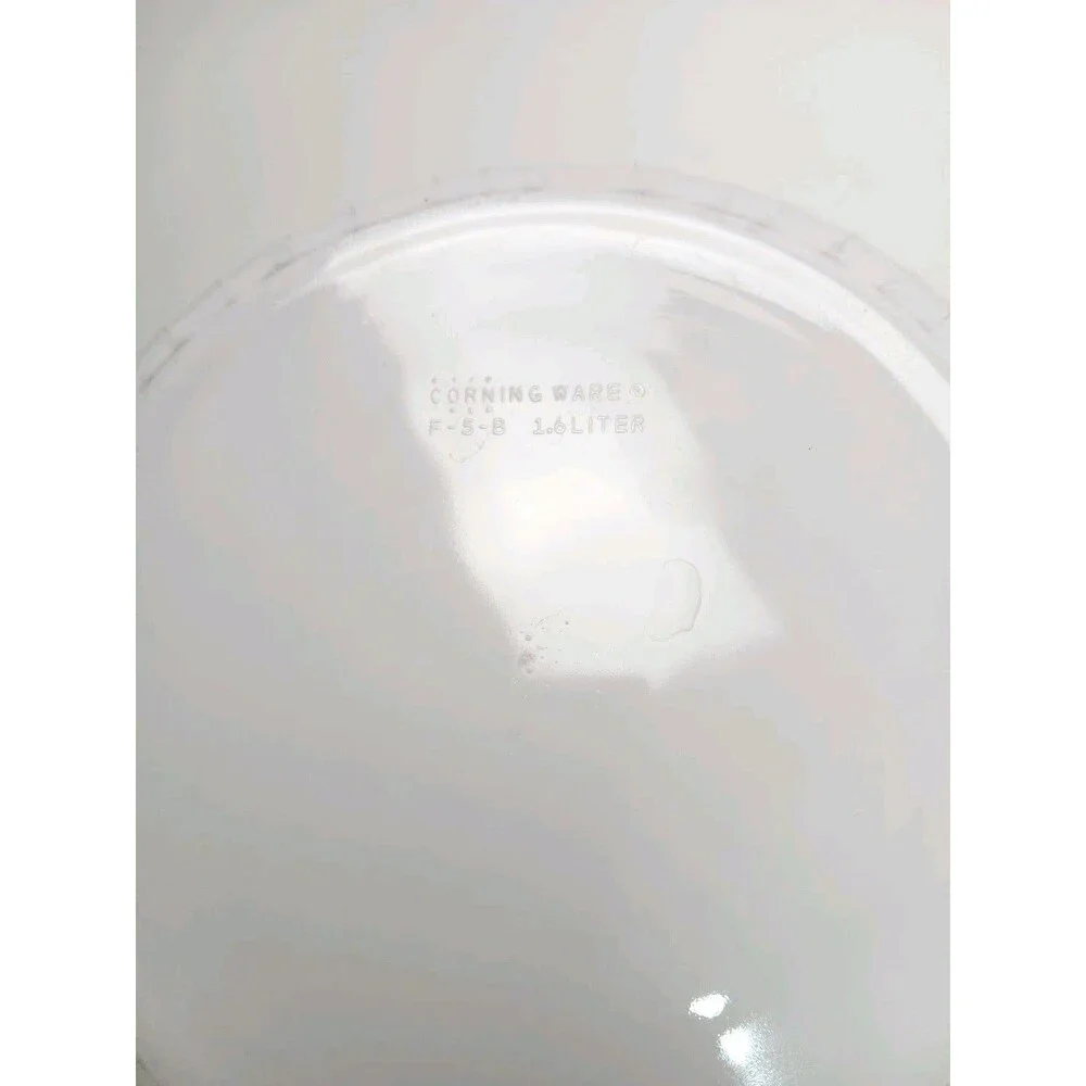 CorningWare French White F-5-B 1.6 Liter Round Casserole Dish with Glass Lid